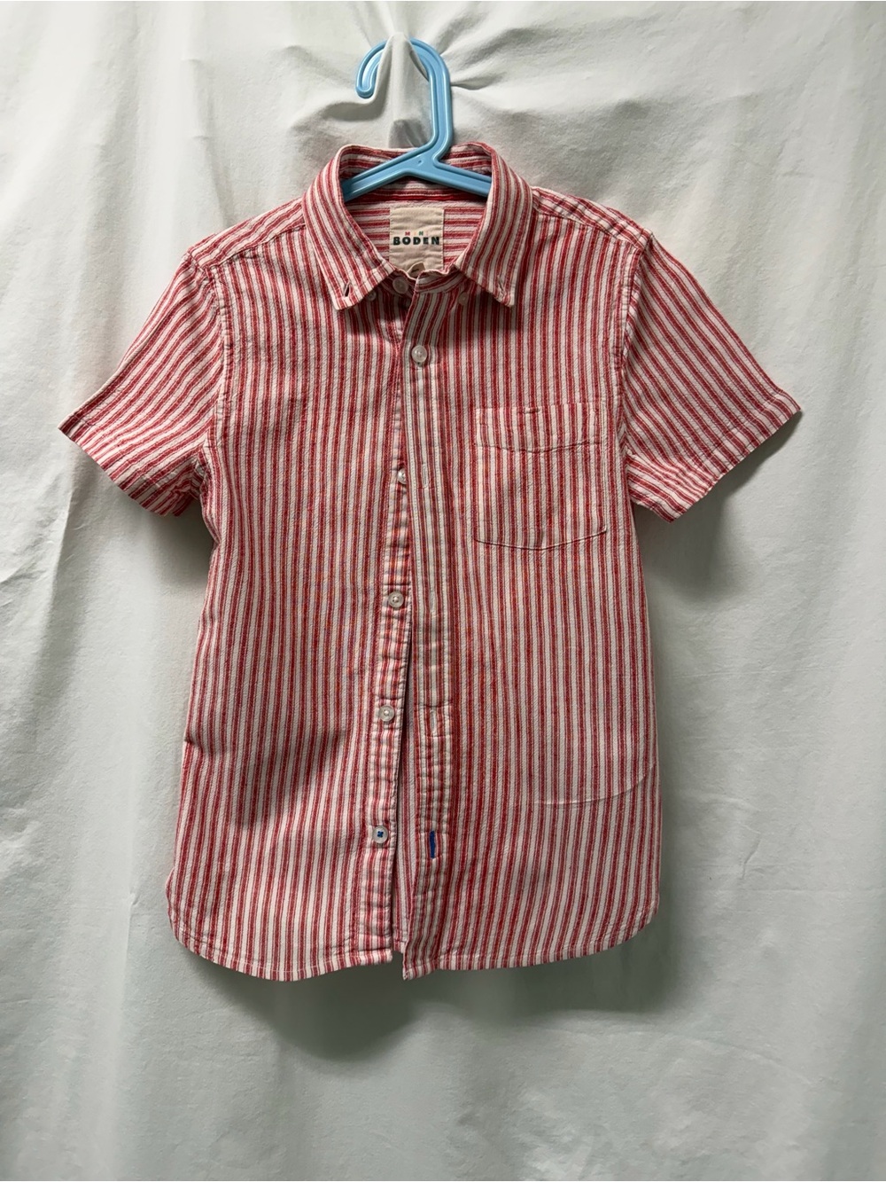 Boys Boden Short-Sleeve Red & White Stripe Button-Up Shirt